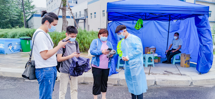 听从指挥 ，“疫”无反顾 ——星瑞集团配合执勤民警打赢疫情防控攻坚战(图6)
