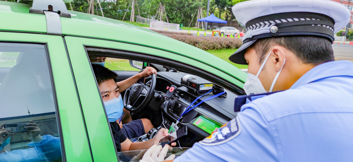 听从指挥 ，“疫”无反顾 ——星瑞集团配合执勤民警打赢疫情防控攻坚战(图10)