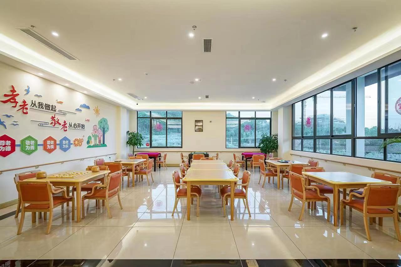 成都市青白江区委书记池勇一行到星瑞集团养老项目现场调研(图6)