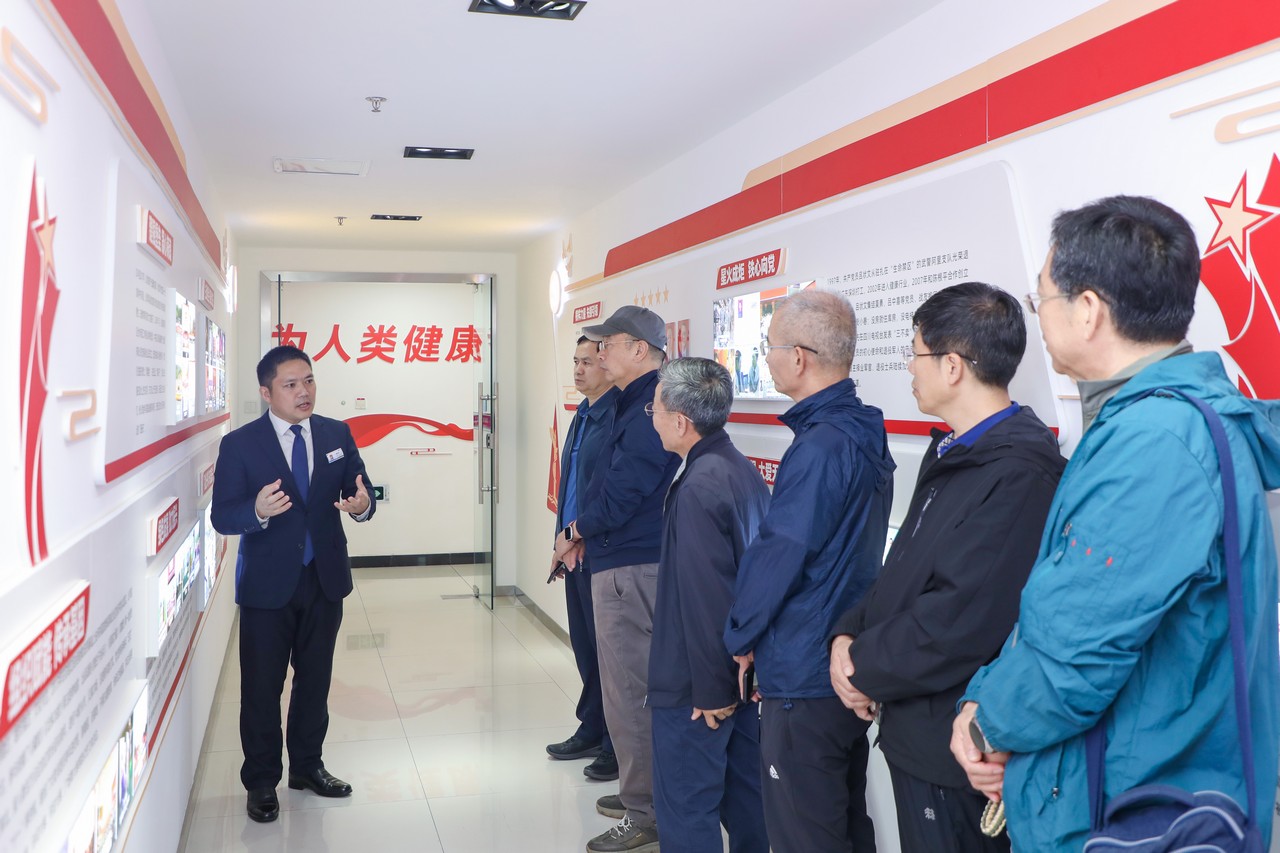 青岛市慈善总会、青岛市退役军人关爱基金会、青岛市退役军人服务中心领导一行莅临星瑞集团考察交流(图3)